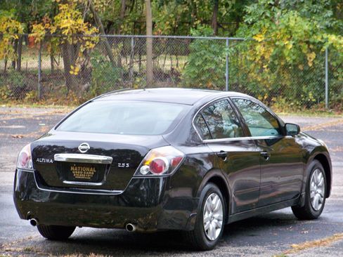 Used 2011 Nissan Altima 2.5 S FWD image 6