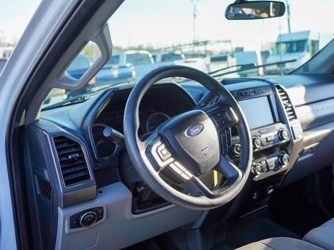 Used 2021 Ford F250 XLT AWD/4WD image 2