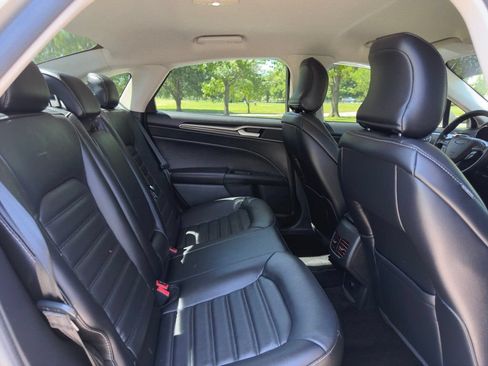 Used 2017 Ford Fusion SE w/ Fusion SE Technology Package FWD image 36