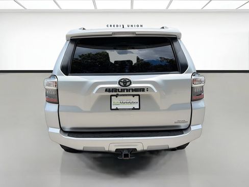 Used 2022 Toyota 4Runner SR5 RWD image 6