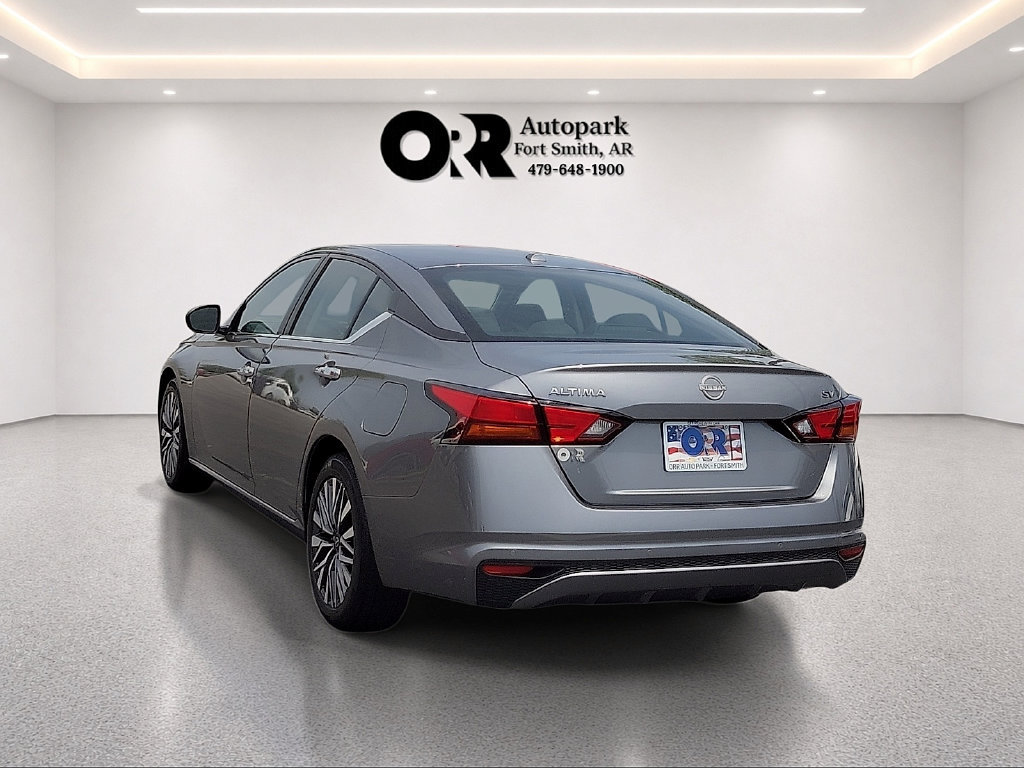 Used 2023 Nissan Altima 2.5 SV FWD image 4