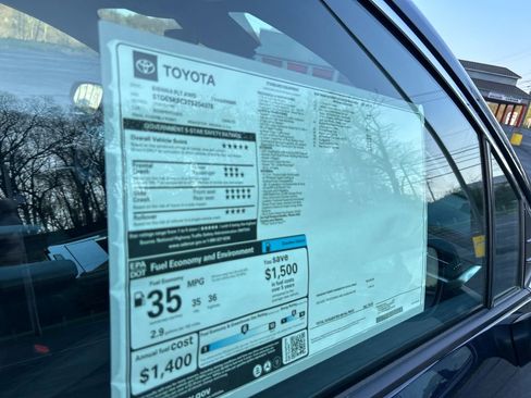 New 2026 Toyota Sienna Platinum AWD/4WD image 30