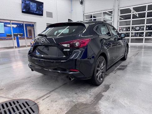 Used 2018 MAZDA MAZDA3 Touring image 5
