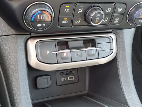 Used 2021 GMC Acadia Denali w/ Denali Ultimate Package image 23