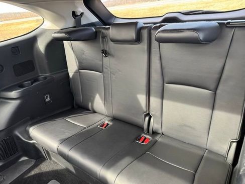 Used 2022 Toyota Highlander Platinum image 10