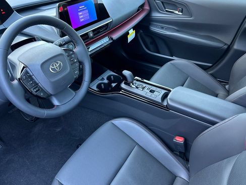 New 2026 Toyota Prius Plug-In Hybrid FWD image 12