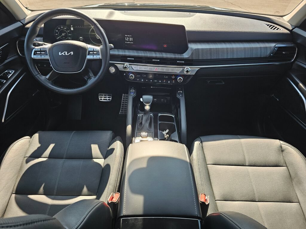 Used 2024 Kia Telluride SX w/ Towing Package AWD/4WD image 11