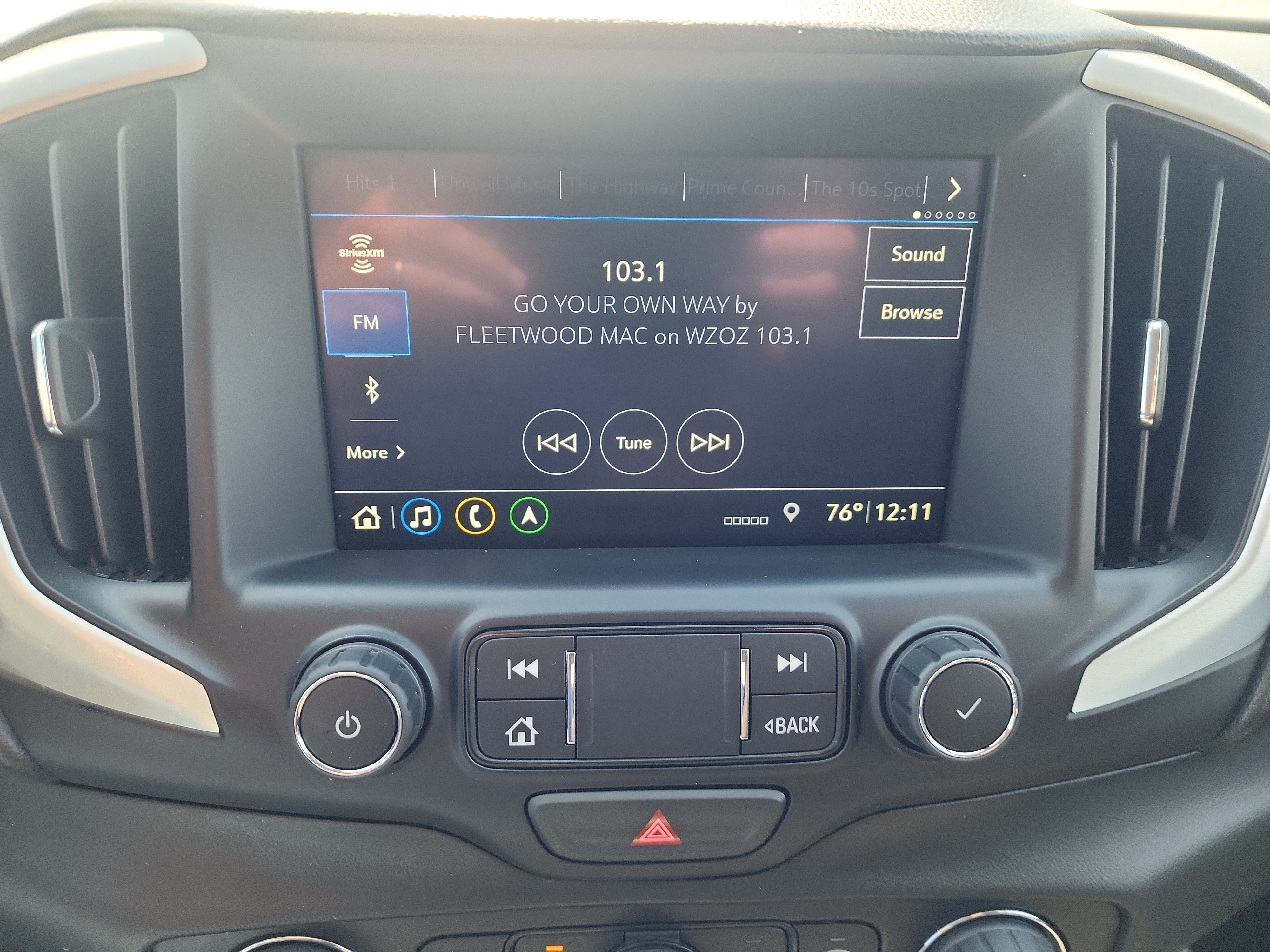 Certified 2021 GMC Terrain SLE w/ Driver Convenience Package AWD/4WD image 17