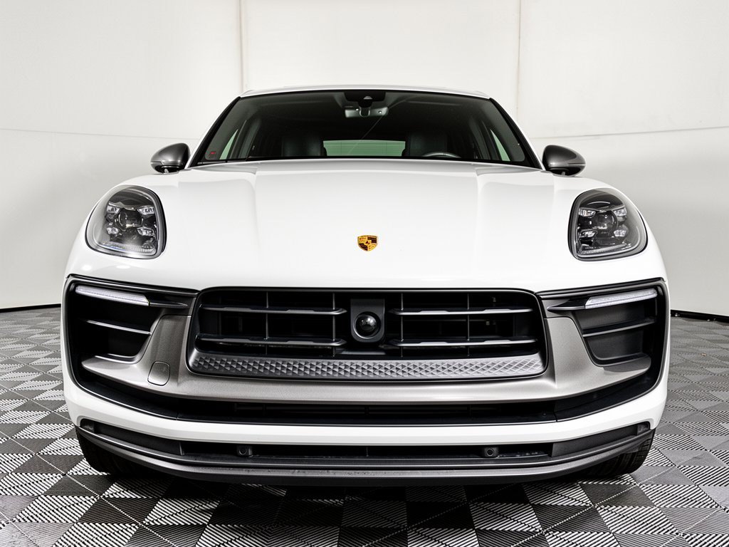 Certified 2025 Porsche Macan Turbo AWD/4WD image 6