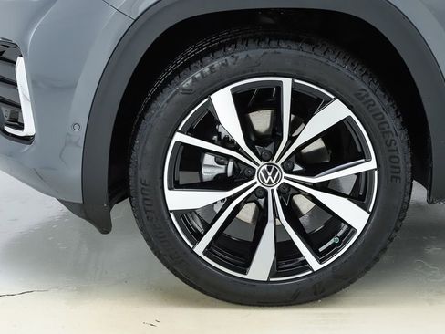 New 2026 Volkswagen Atlas Cross Sport SEL Premium R-Line image 5