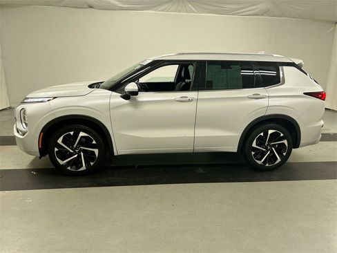 Used 2022 Mitsubishi Outlander SEL image 6