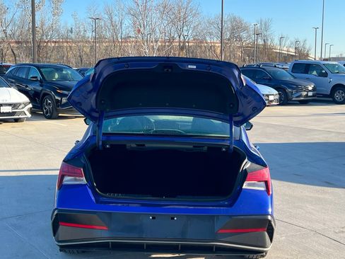 Certified 2025 Hyundai Elantra SEL image 15