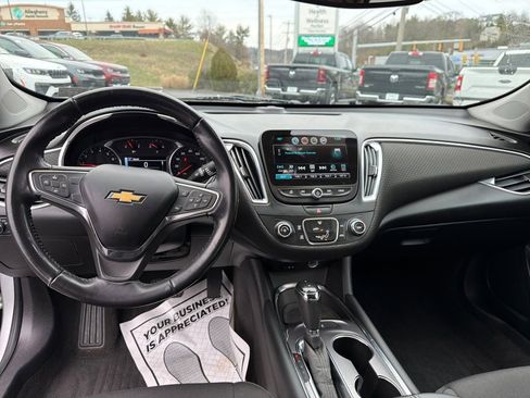Used 2018 Chevrolet Malibu LT image 23