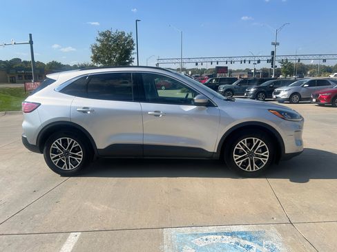 Used 2020 Ford Escape SEL image 5