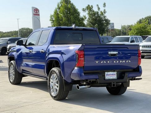 Used 2025 Toyota Tacoma Limited AWD/4WD image 4