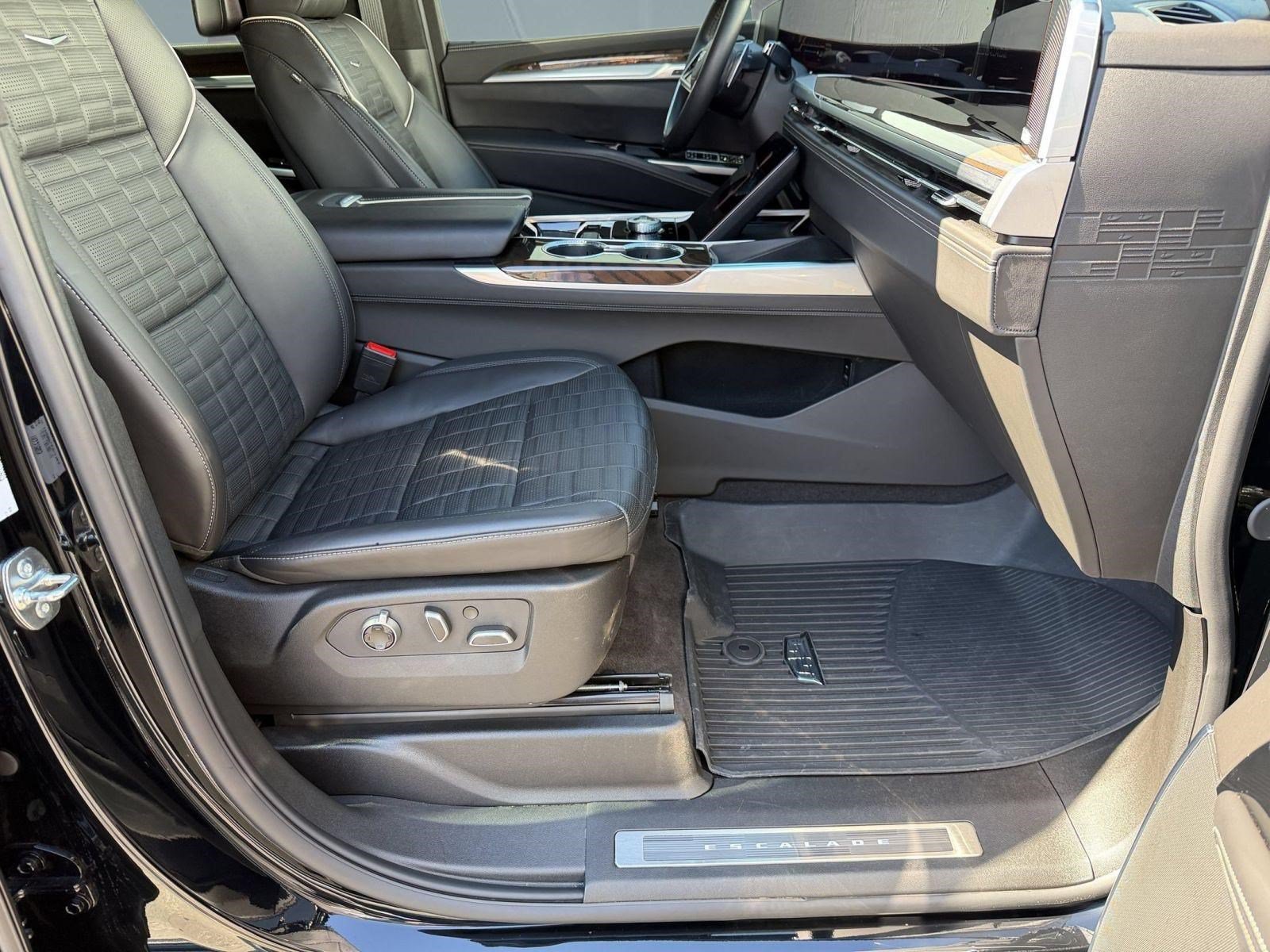 Certified 2026 Cadillac Escalade Platinum Sport w/ LPO, ONYX Package AWD/4WD image 22