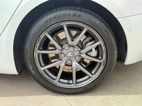 Used 2020 Tesla Model 3 Standard Range image 13