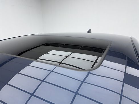 Used 2025 Honda Accord EX-L image 13