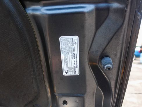 Used 2019 Subaru Crosstrek 2.0i Limited w/ Moonroof Package w/Navigation AWD/4WD image 37