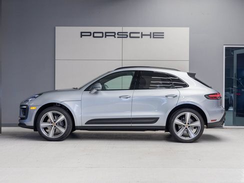 Certified 2026 Porsche Macan AWD/4WD image 2