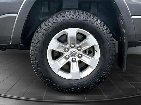 Used 2022 RAM 1500 Laramie image 36