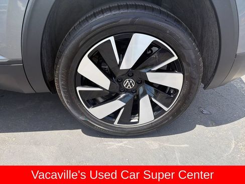 Used 2025 Volkswagen Atlas Cross Sport SE FWD image 26