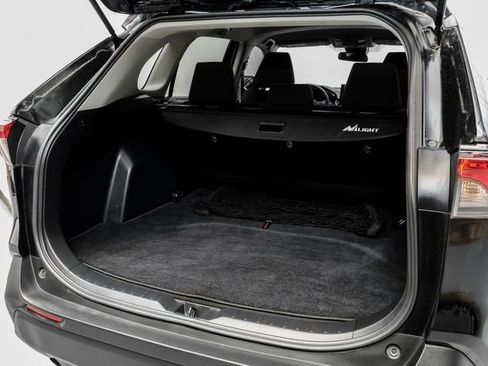 Used 2021 Toyota RAV4 LE image 53