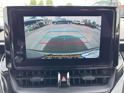 Used 2025 Toyota Corolla Cross LE AWD/4WD image 22