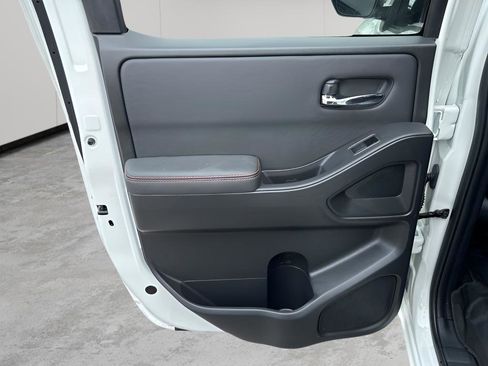 Used 2024 Nissan Frontier PRO-4X w/ Pro Convenience Package image 16