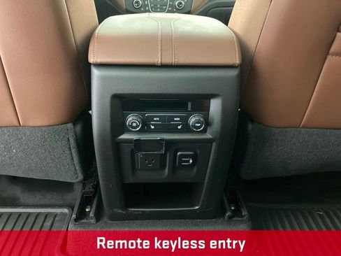 Used 2018 Chevrolet Traverse High Country AWD/4WD image 18