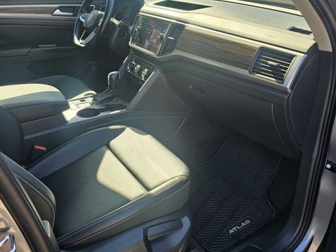 Used 2021 Volkswagen Atlas SE image 36