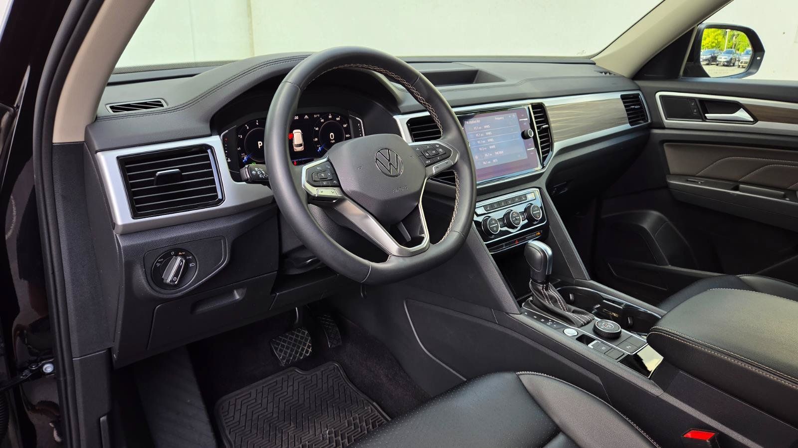 Certified 2022 Volkswagen Atlas SEL AWD/4WD image 24