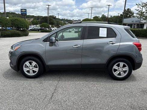 Used 2019 Chevrolet Trax LT w/ LT Convenience Package FWD image 5