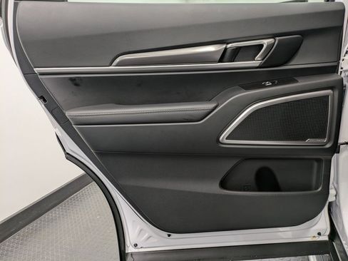 Used 2025 Kia Telluride S image 21