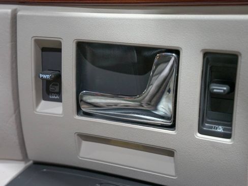Used 1996 Cadillac Seville STS FWD image 34