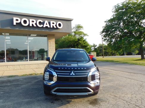 New 2025 Mitsubishi Outlander SE image 11