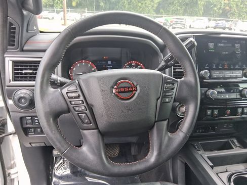 Used 2023 Nissan Titan PRO-4X w/ Pro-4x Convenience Package AWD/4WD image 15