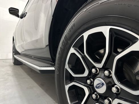 Used 2023 Ford Expedition Max XLT image 21