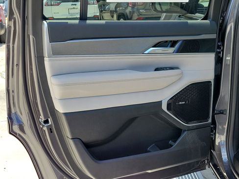 New 2026 Jeep Grand Wagoneer Limited AWD/4WD image 11