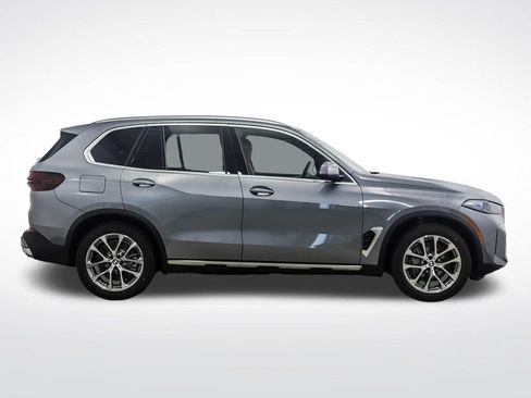 New 2026 BMW X5 xDrive50e w/ Premium Package AWD/4WD image 6