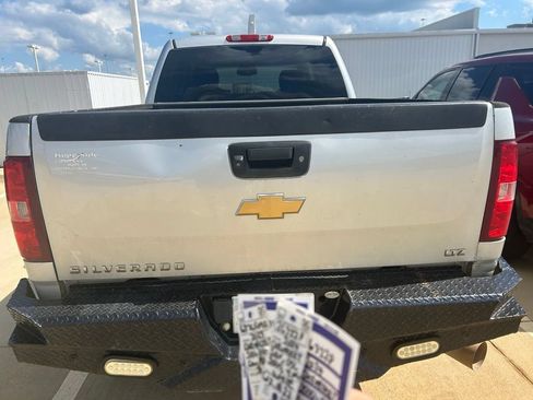 Used 2013 Chevrolet Silverado 2500 LTZ w/ LTZ Plus Package AWD/4WD image 9