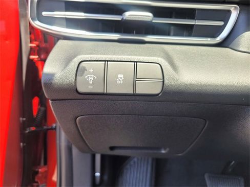 New 2025 Hyundai Elantra Limited image 17