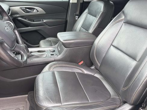 Used 2020 Chevrolet Traverse RS FWD image 13