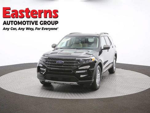 Used 2021 Ford Explorer XLT w/ Equipment Group 202A AWD/4WD image 54