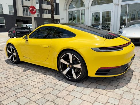 Used 2022 Porsche 911 Carrera RWD image 15