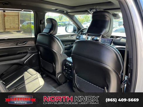 Used 2024 Jeep Grand Cherokee L Overland w/ Advanced Protech Group III AWD/4WD image 25