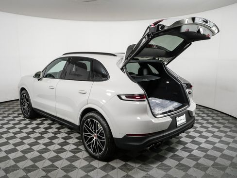 New 2026 Porsche Cayenne AWD/4WD image 34