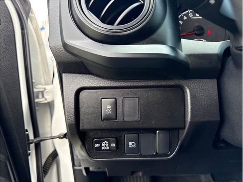Used 2022 Toyota Tacoma SR AWD/4WD image 30