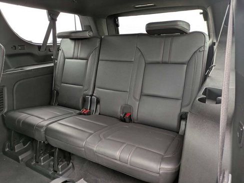 Used 2021 Chevrolet Suburban RST w/ Luxury Package RWD image 14