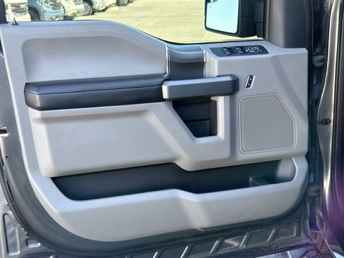 Used 2017 Ford F150 XLT w/ Equipment Group 302A Luxury image 16